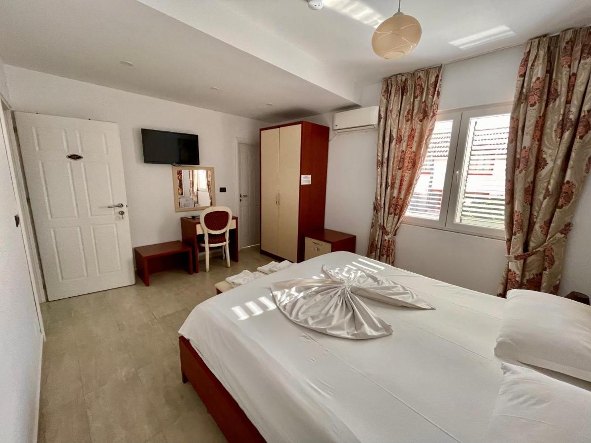 Vila Ada Hotel 티라나 외부 사진