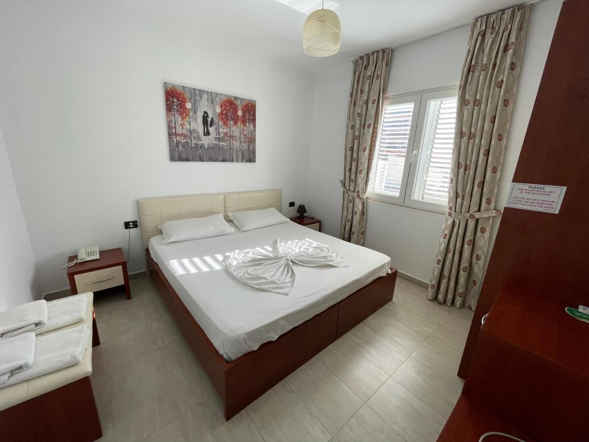 Vila Ada Hotel 티라나 외부 사진