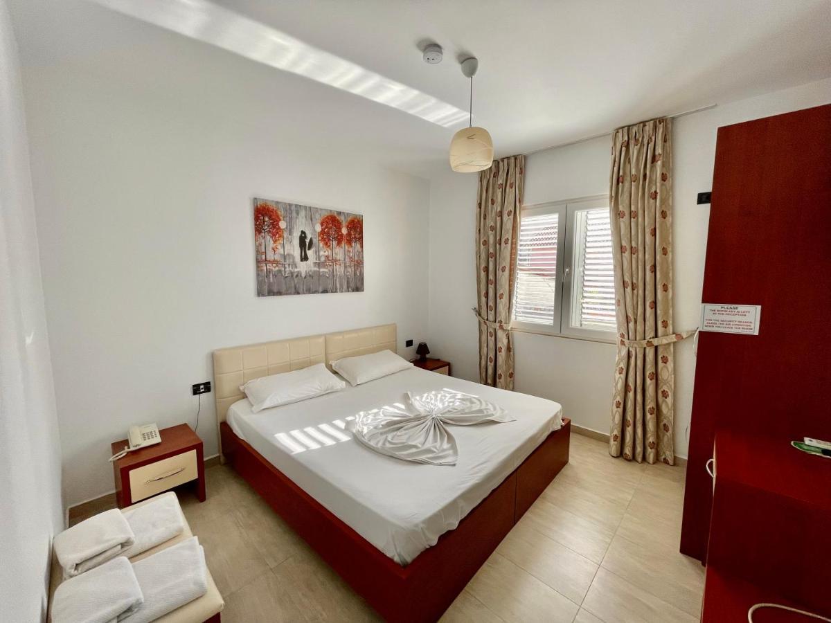 Vila Ada Hotel 티라나 외부 사진