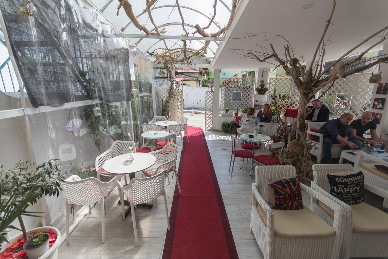 Vila Ada Hotel 티라나 외부 사진
