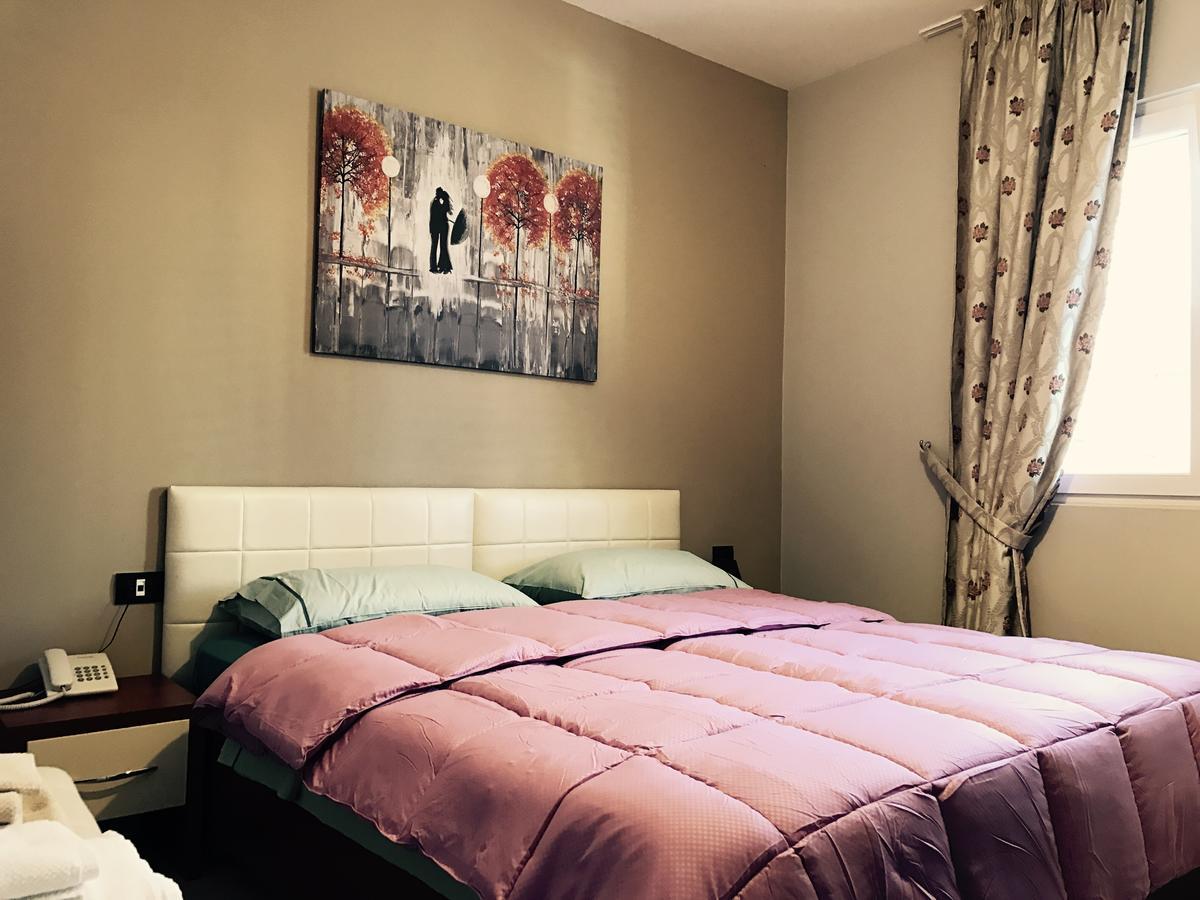 Vila Ada Hotel 티라나 외부 사진