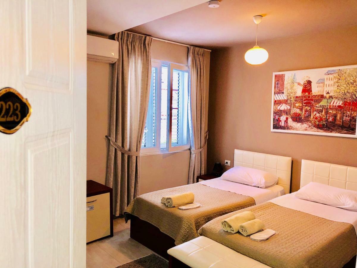 Vila Ada Hotel 티라나 외부 사진